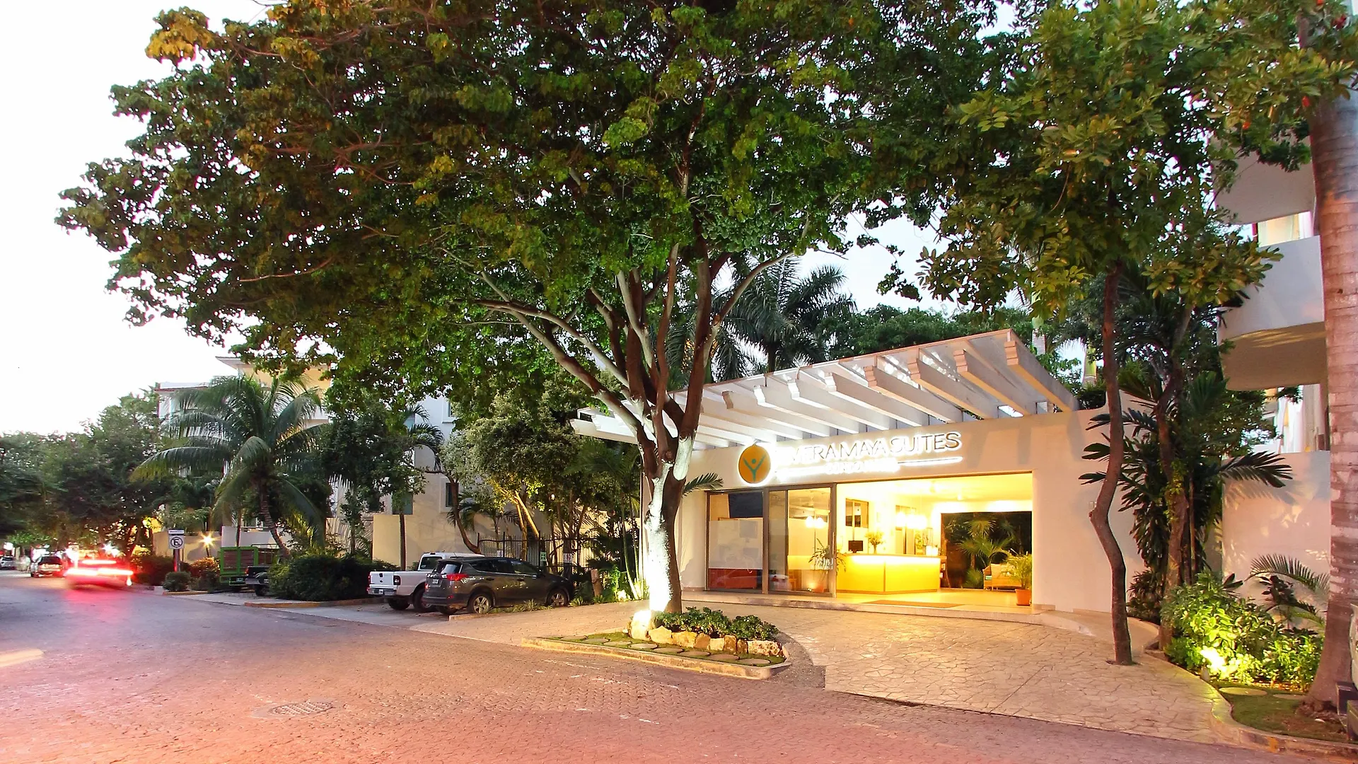 Riviera Maya Suites Playa del Carmen Apartahotel