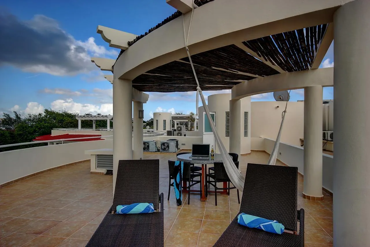 Riviera Maya Suites Playa del Carmen Apartahotel