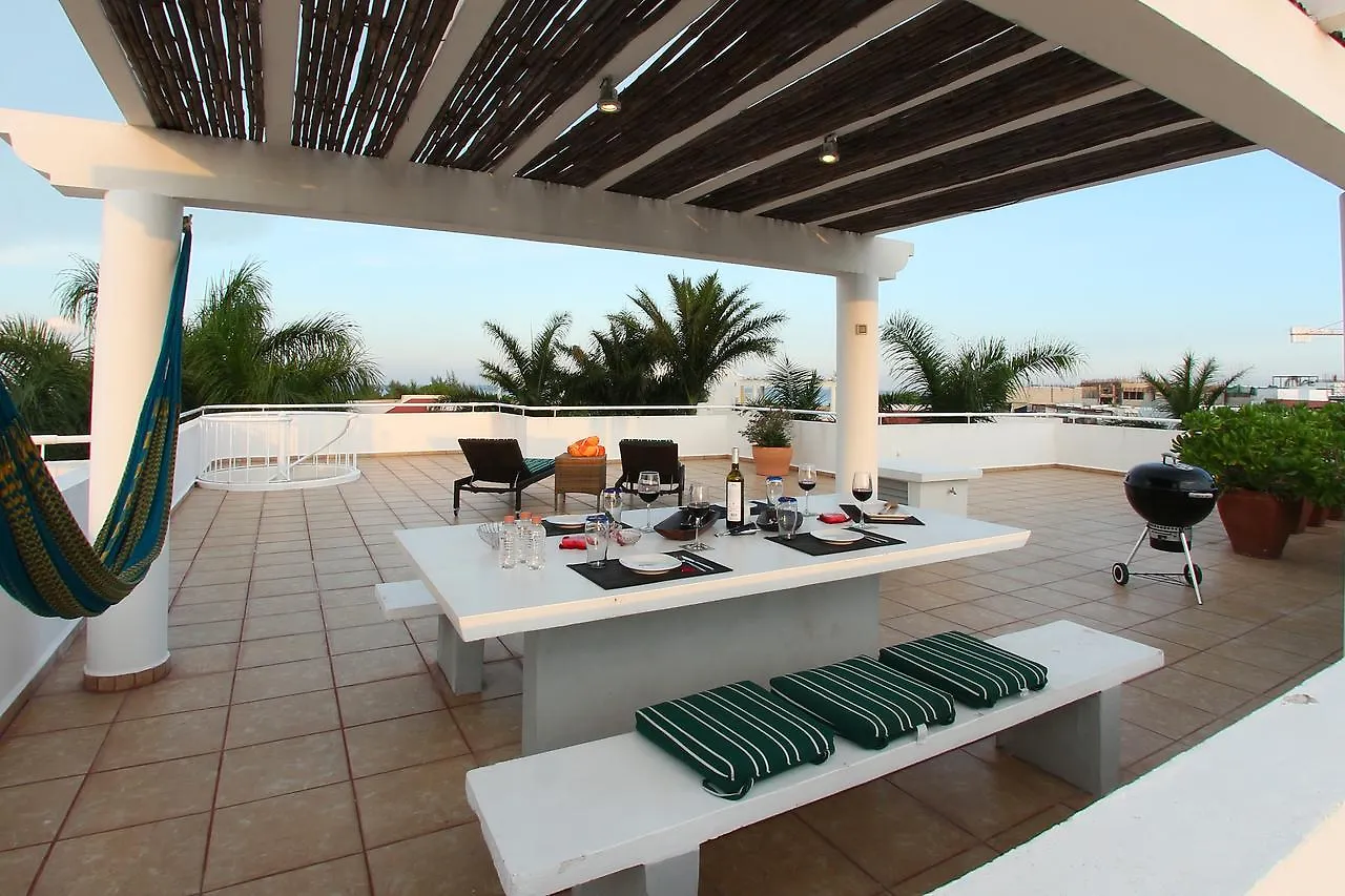 Riviera Maya Suites Playa del Carmen Apartahotel